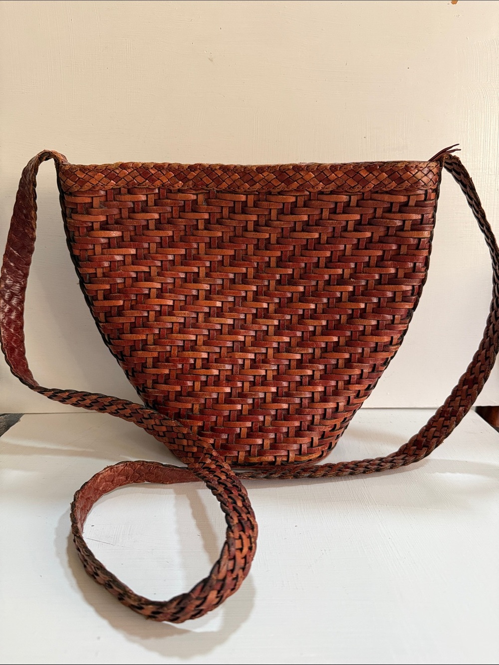 Gabrielle de Vecchi Woven Leather 1970βs Crossbody Bag Purse π in Deep Chestnut